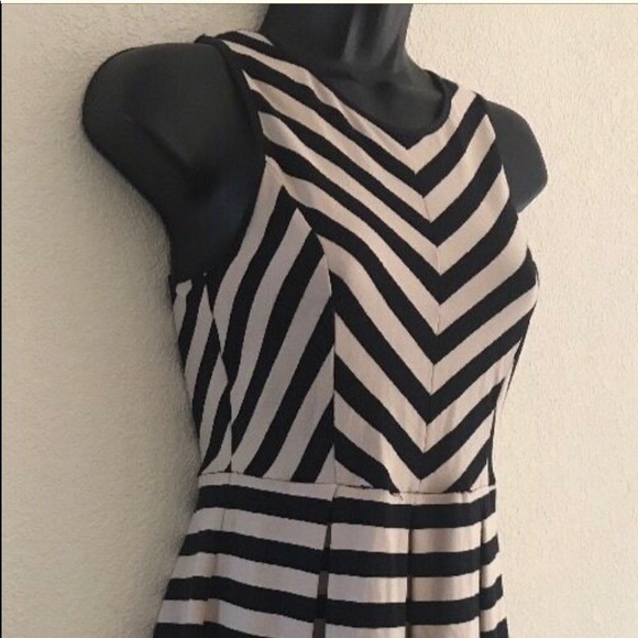 MAX & RILEY SLEEVELESS STRETCHY STRIPED MINI DRESS - Picture 4 of 9